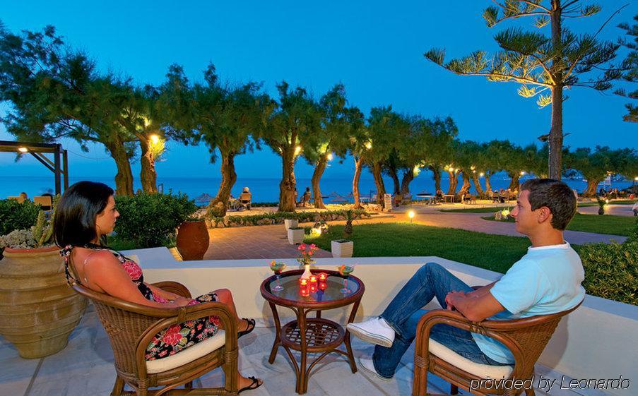 Margarita Beach Hotel Agia Marina  Ngoại thất bức ảnh