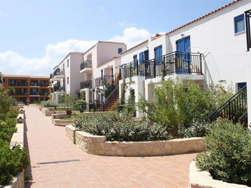 Margarita Beach Hotel Agia Marina  Ngoại thất bức ảnh